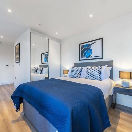 Modern Studio Apartment In East Grinstead Buitenkant foto