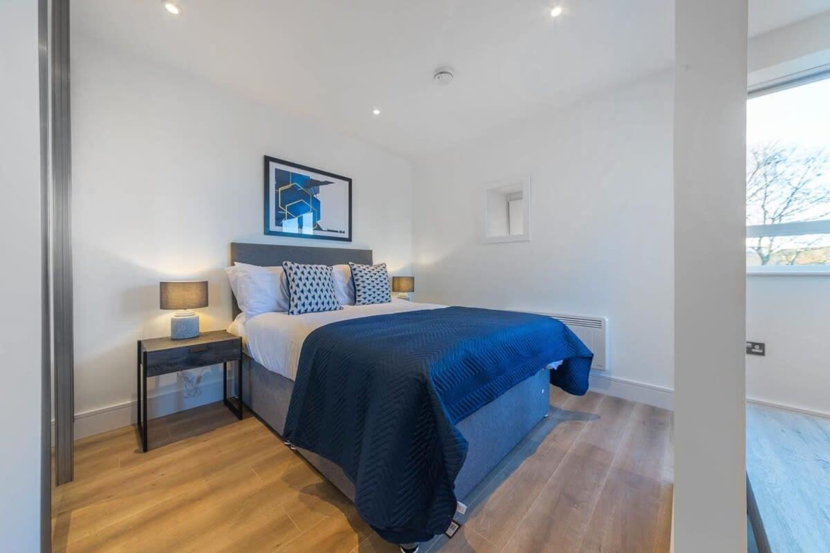 Modern Studio Apartment In East Grinstead Buitenkant foto